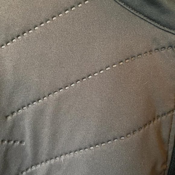 Under Armour Pullover with Embossed Quilting - Picture 3 of 3